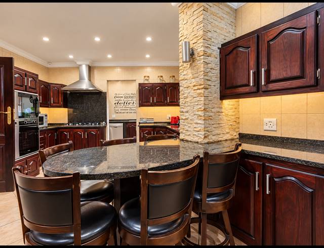 4 BEDROOM HOUSE FOR SALE IN THREE RIVERS EAST